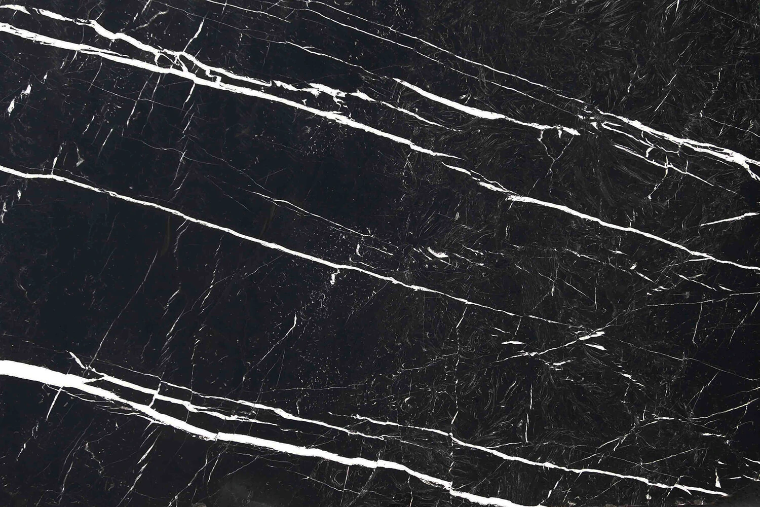 Мрамор это металл. Nero Marquina мрамор. Мрамор Black Marquina. Nero Marquina Marble. Столешница Неро марквина.